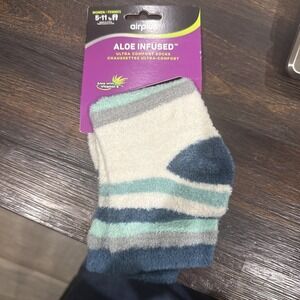 Airplus Aloe Infused Womens Moisturizing Ultra Comfort Socks Size 5-11 Blue